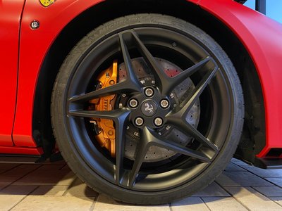 صورة 10 لـ 2022 Ferrari F8 TRIBUTO