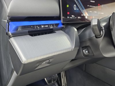 2025 BMW 5 SERIES — миниатюра 25