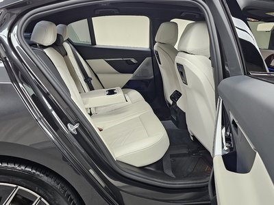 2025 BMW 5 SERIES — миниатюра 17