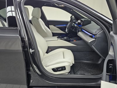 2025 BMW 5 SERIES — миниатюра 16