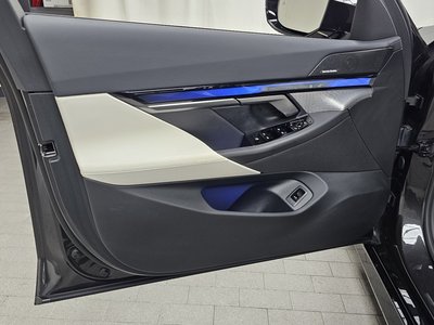 2025 BMW 5 SERIES — миниатюра 14