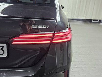 صورة 10 لـ 2025 BMW 5 SERIES