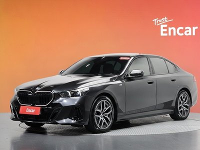 صورة 1 لـ 2025 BMW 5 SERIES