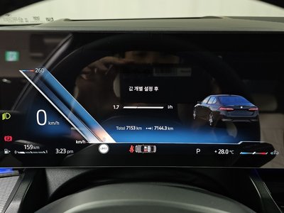 2025 BMW 5 SERIES — миниатюра 11