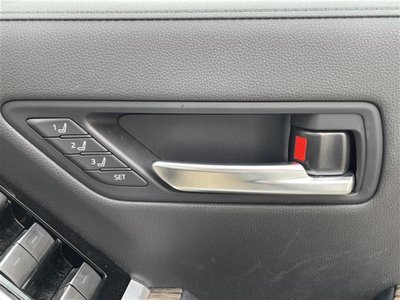 2023 Toyota LAND CRUISER 300 — миниатюра 27