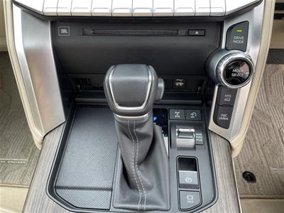 2023 Toyota LAND CRUISER 300 — миниатюра 31