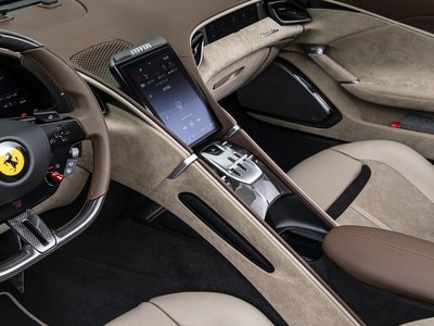 FERRARI ROMA SPIDER - 7