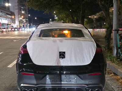 2026 Mercedes-BENZ GLC photo 2