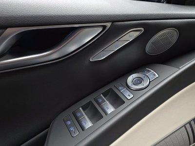 2022 Genesis G80 (RG3) thumbnail 32