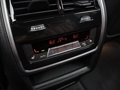 2025 BMW X5 — миниатюра 30