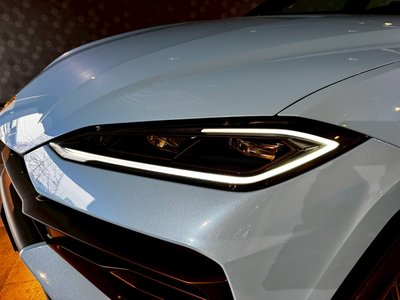 LAMBORGHINI URUS - 6