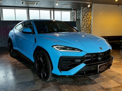 LAMBORGHINI URUS - 3