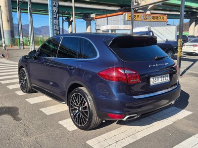 PORSCHE CAYENNE - 4
