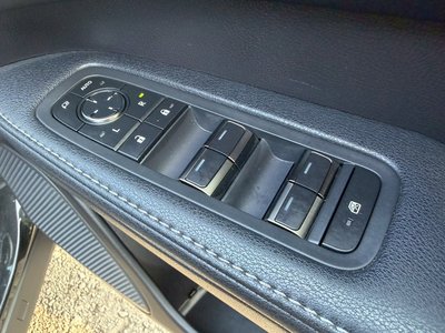 صورة مصغرة 34 لـ 2023 Lexus RX