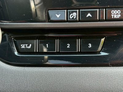 صورة مصغرة 47 لـ 2023 Lexus RX