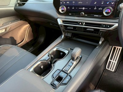صورة مصغرة 49 لـ 2023 Lexus RX