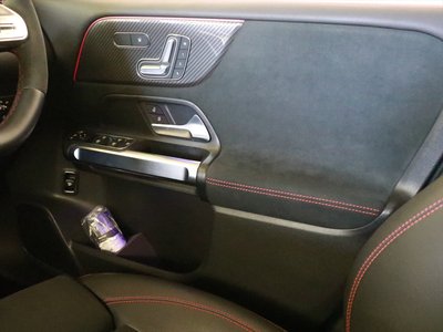 2022 Mercedes-BENZ GLB 缩略图 17