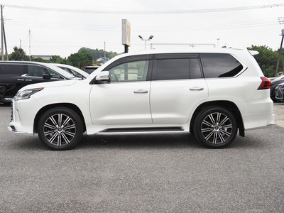 صورة 8 لـ 2019 Lexus LX
