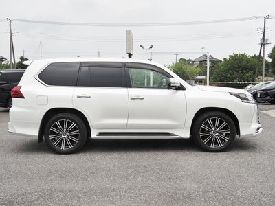 صورة 9 لـ 2019 Lexus LX