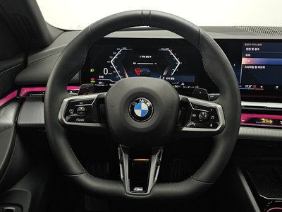 2025 BMW 5 SERIES 缩略图 13