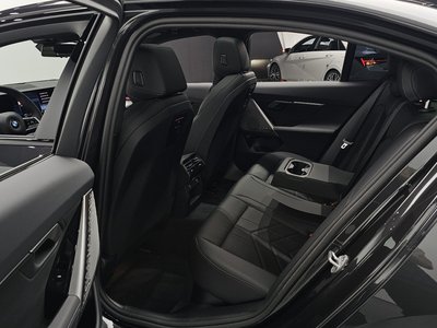 2025 BMW 5 SERIES 缩略图 12