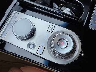 2025 Genesis G80 (RG3) thumbnail 12
