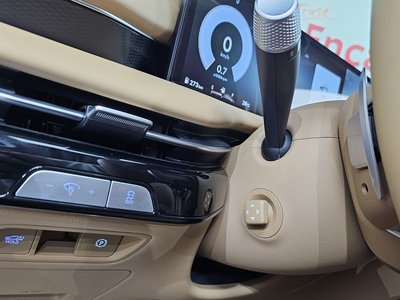 2025 Genesis G80 (RG3) thumbnail 26
