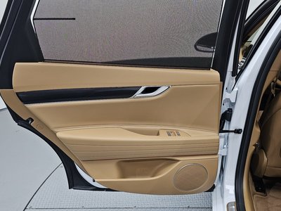 2025 Genesis G80 (RG3) thumbnail 15