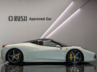 FERRARI 458 ITALIA 2011 thumbnail 3