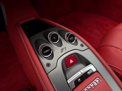 FERRARI 458 ITALIA 2011 thumbnail 33