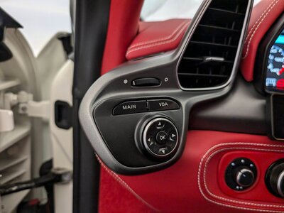 FERRARI 458 ITALIA 2011 thumbnail 47