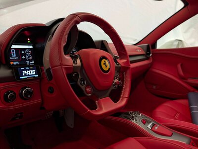 FERRARI 458 ITALIA 2011 thumbnail 28