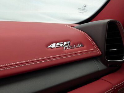 FERRARI 458 ITALIA 2011 thumbnail 58