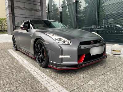 NISSAN GT-R