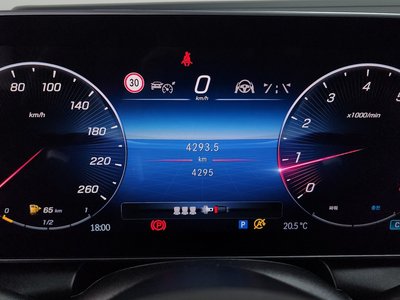 MERCEDES-BENZ GLC - 8