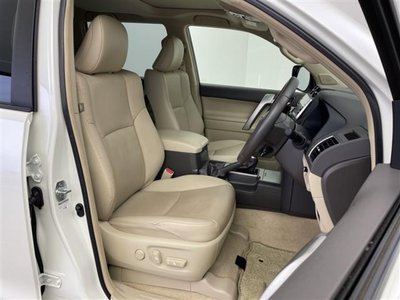 TOYOTA LAND CRUISER PRADO - 10
