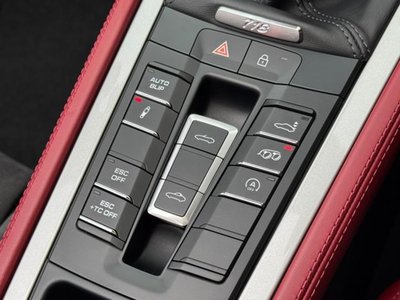 صورة مصغرة 17 لـ 2020 Porsche 718 SPYDER