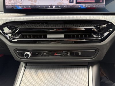 صورة مصغرة 39 لـ 2025 BMW 3 SERIES