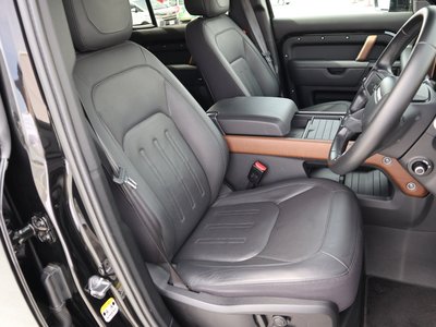 LAND ROVER DEFENDER - 7