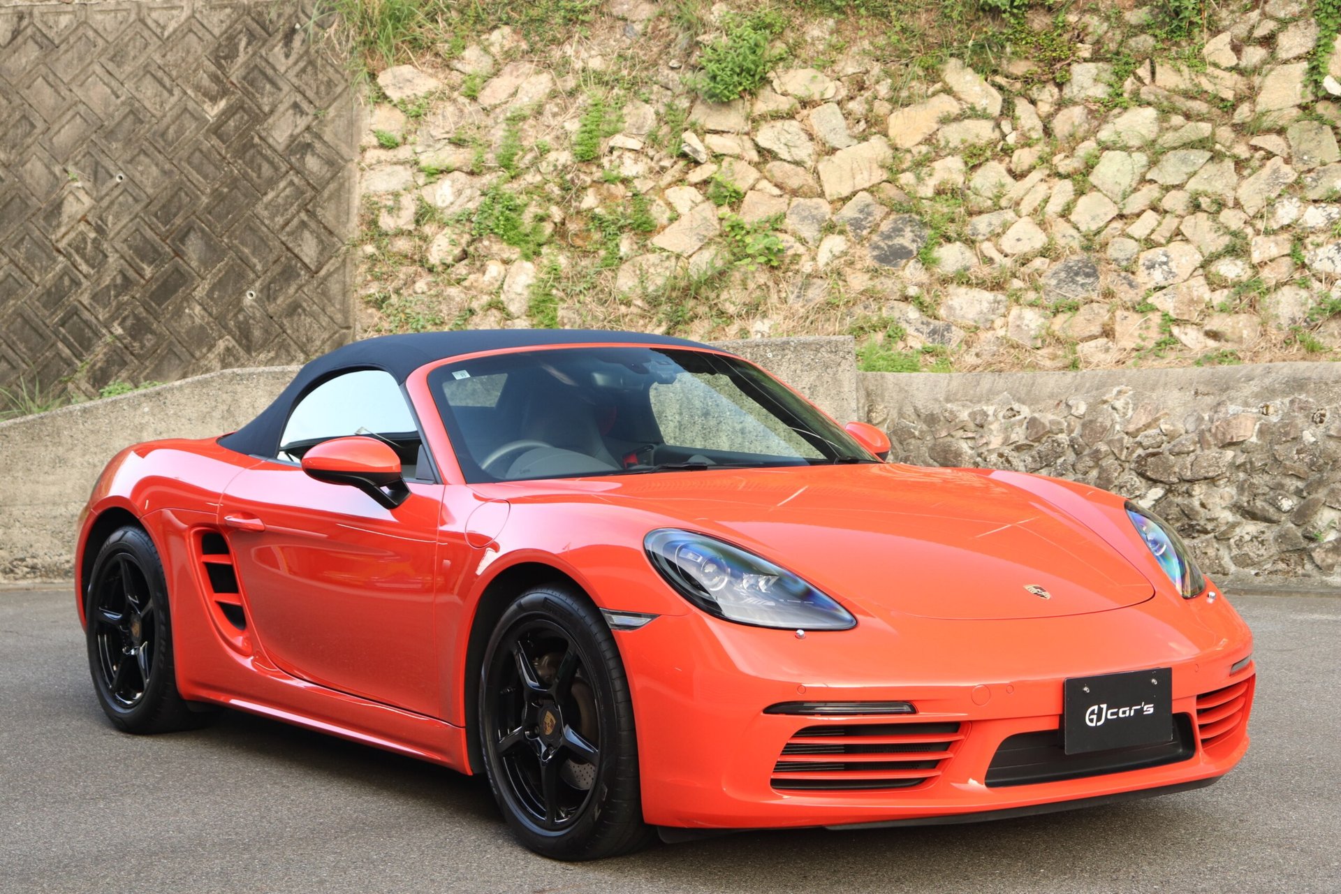 PORSCHE 718 BOXSTER - View 1