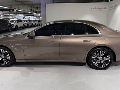 MERCEDES-BENZ E-CLASS - 8