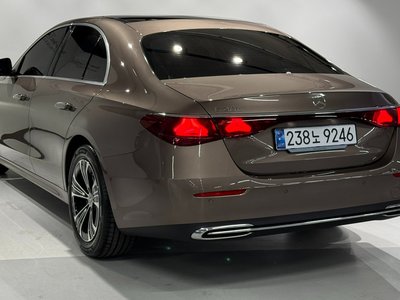 MERCEDES-BENZ E-CLASS - 2