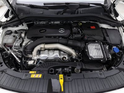 MERCEDES-BENZ GLA - 7