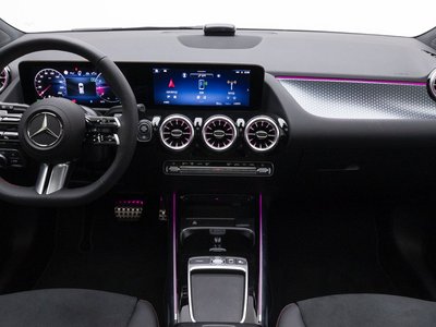 MERCEDES-BENZ GLA - 4