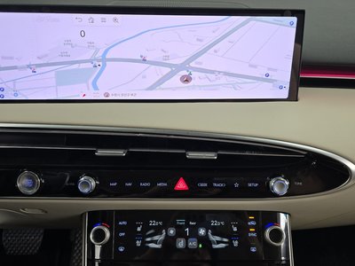 2024 Genesis GV70 — миниатюра 19