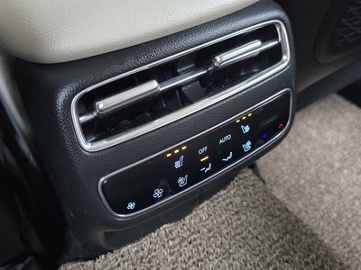 2024 Genesis GV70 — миниатюра 32