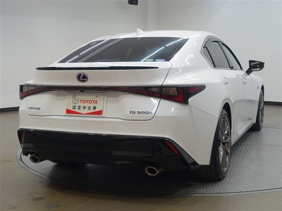 LEXUS IS - 8