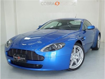 ASTON MARTIN V8 VANTAGE - 1