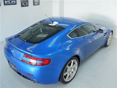 ASTON MARTIN V8 VANTAGE - 2