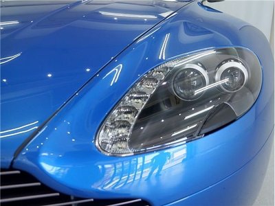ASTON MARTIN V8 VANTAGE - 10
